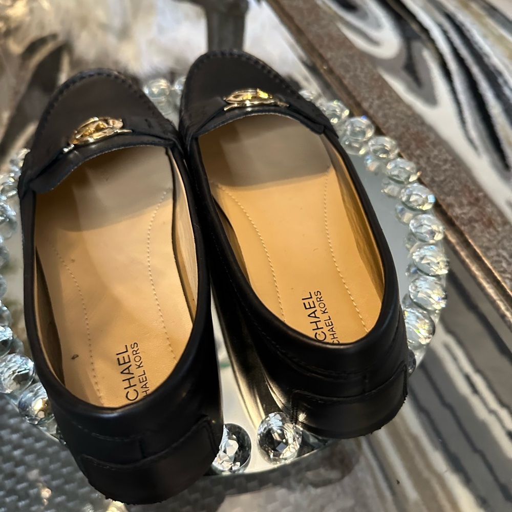 ☄️Michael Kors Black Leather Loafers with Gold Accent ❗️ - Picture 3 of 5